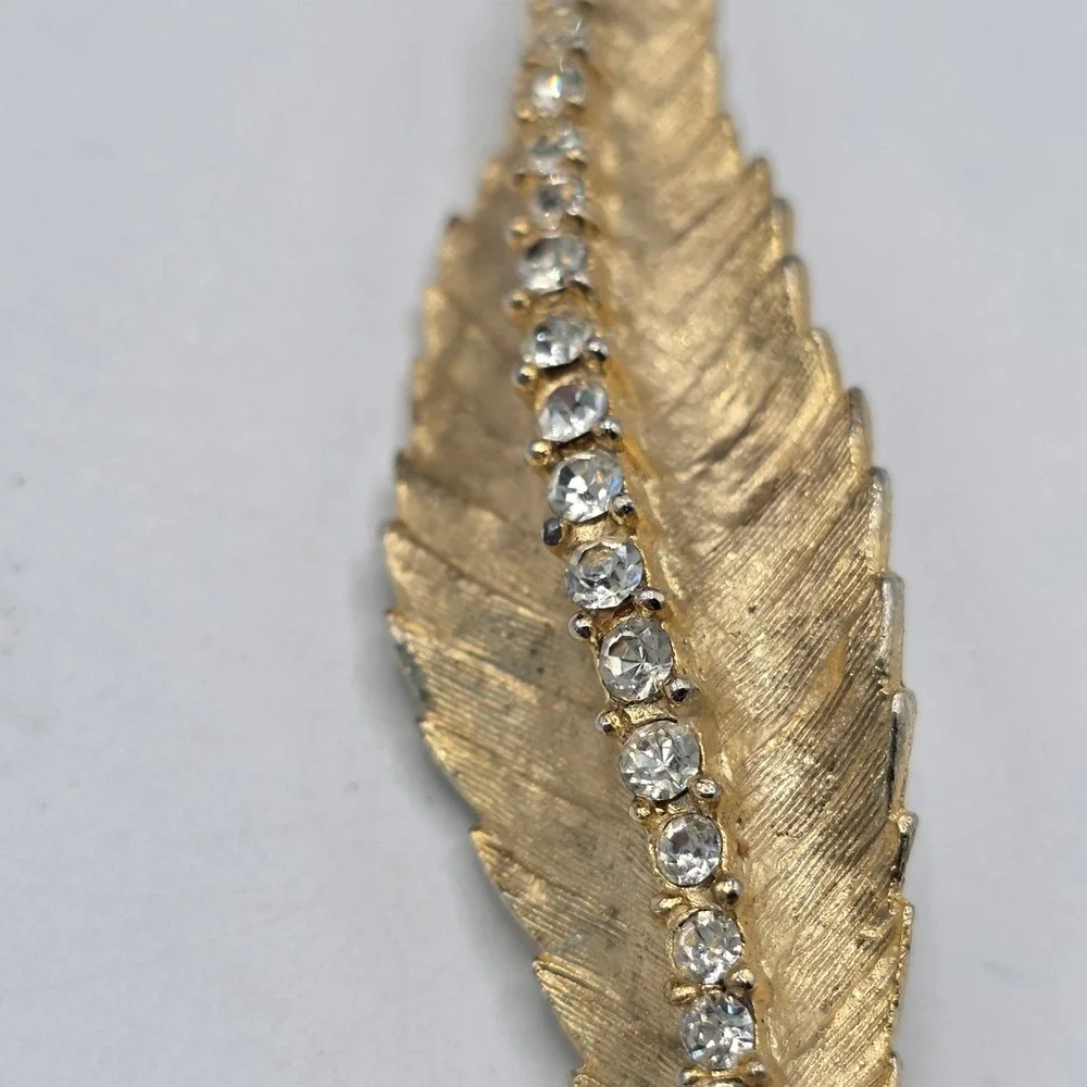 Vintage Gold Tone Rhinestone Leaf Brooch Textured Feather Botanical Pin Retro